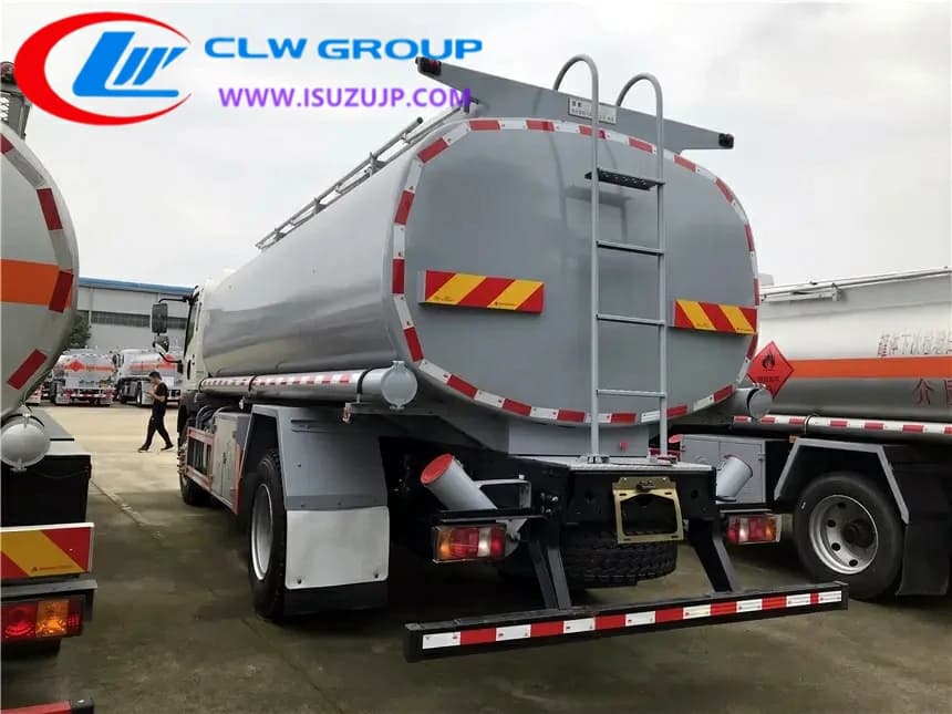 Why is Sinotruk Howo G5X medium-duty fuel tanker truck so popular?