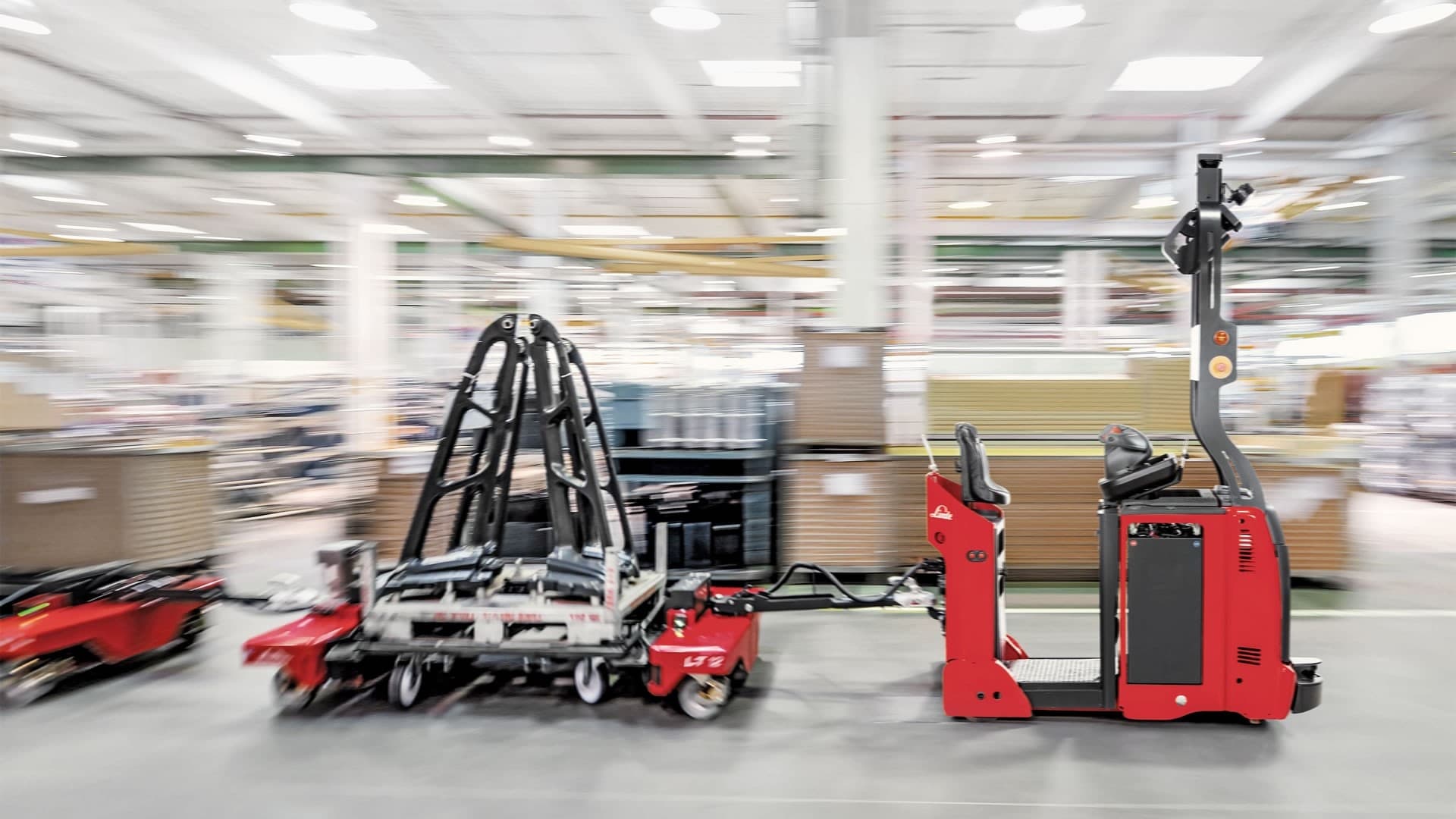 AGVs automated guided vehicles | Linde Material Handling