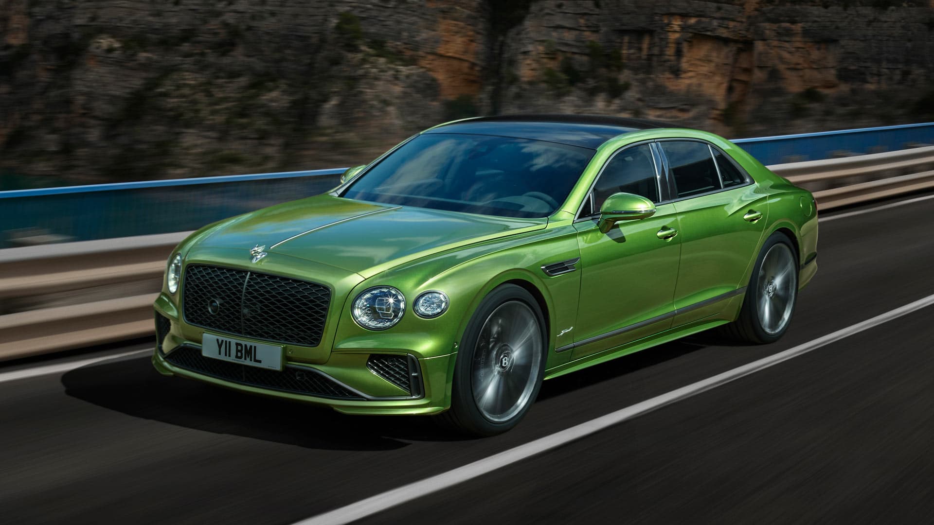 New Bentley Flying Spur Speed debuts with 782hp hybrid V8