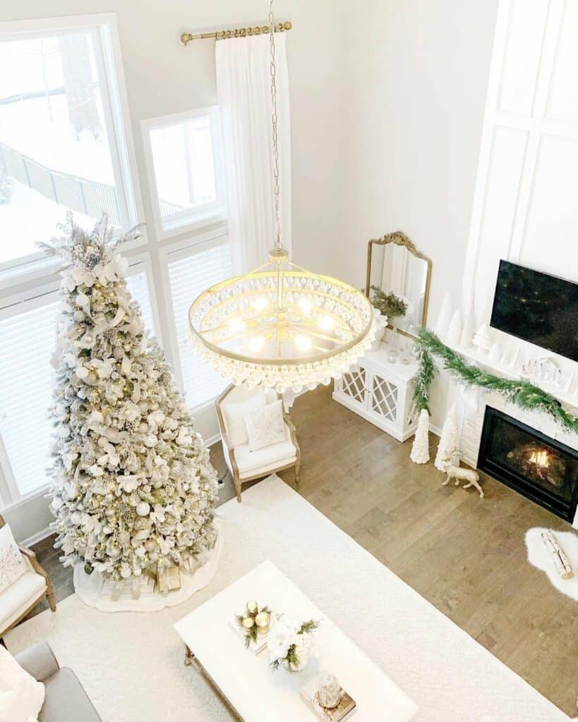 40 Faux Fur Tree Skirt Ideas for Luxe Winter Styling